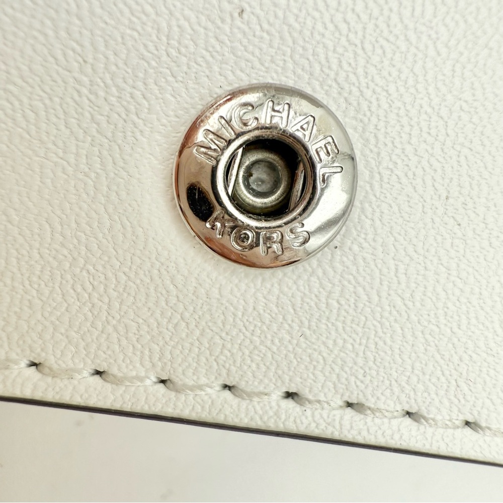 Michael Kors Carson Small Pebbled Leather Wallet - Picture 7 of 7